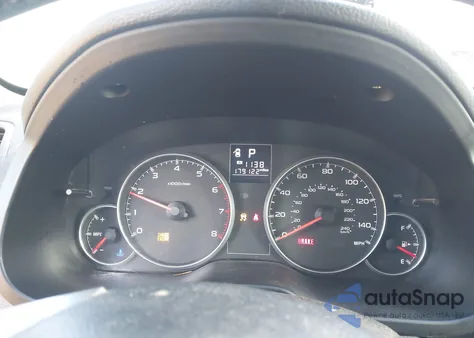 2014 Subaru Outback 2.5I Premium z USA, uszkodzony, nr VIN 4S4BRBDC0E3261984